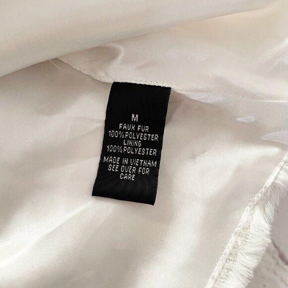 BCX White Faux Fur Shawl Snap Closure M Mobwife Classic Formal - Picture 6 of 6